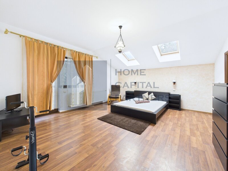 Branesti casa spatioasa de vanzare, gata de mutat, cu curte